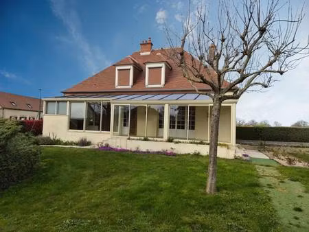 superbe villa avec sous sol  terrain dépendances