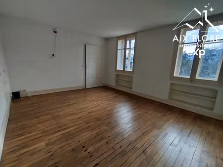 t2 bis 61 m² – centre à pied – emplacement recherché aix-