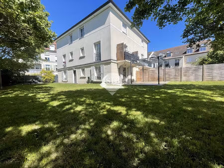 f3 avec jardin - loyer 1250 € + 100 €