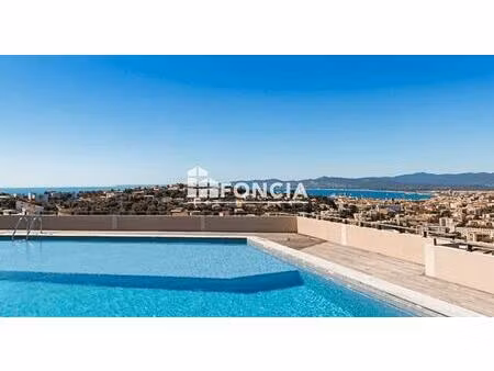 saint raphaël  grand appartement 3 pièces avec terrasse de 25 m2  garage double et cave  p