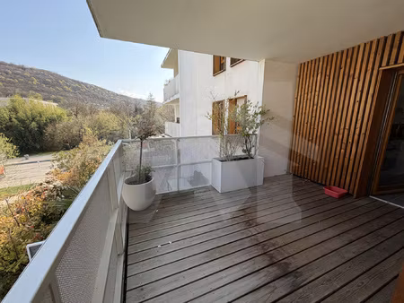 seyssins. pré novel. t3 environ 72m2. terrasse. ascenseur. g