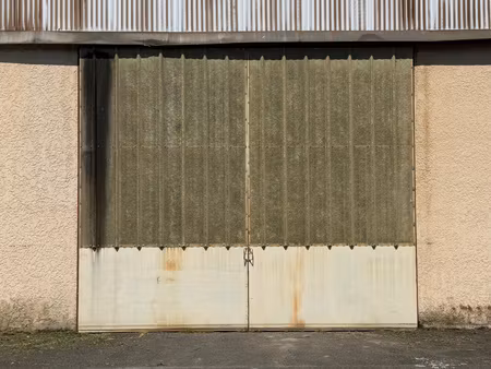 à louer entrepôt professionnel 180 m2