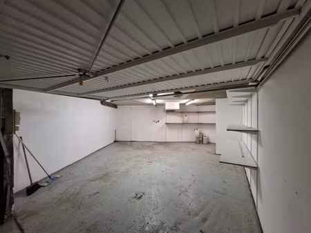 mandelieu-la-napoule à vendre garage fermé de 31 m2 en sous-