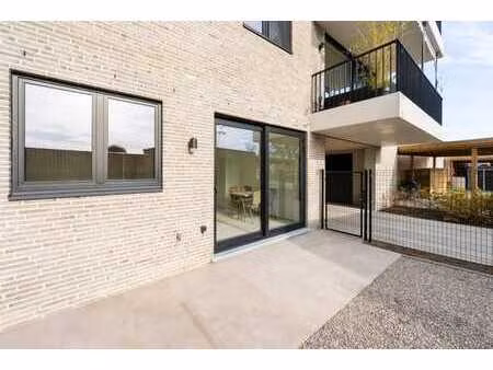 appartement ben au rez-de-chaussée à oosteeklo