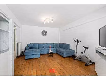 appartement rez-de-chaussée avec 2 chambres et garage prè...
