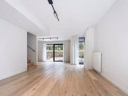 maison 3 chambres + bureau avec terrasse et jardin