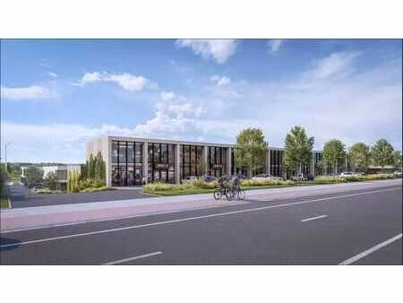new-build sme unit of 360 m² with 67 m² of office space j...