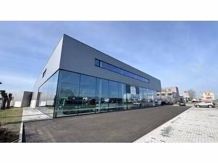 showroom et entrepôt neufs à louer sur l'a12 à aartselaar