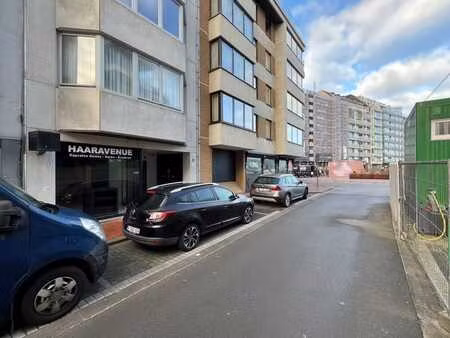 local commercial à louer entre la lichttorenplein et l'avenu