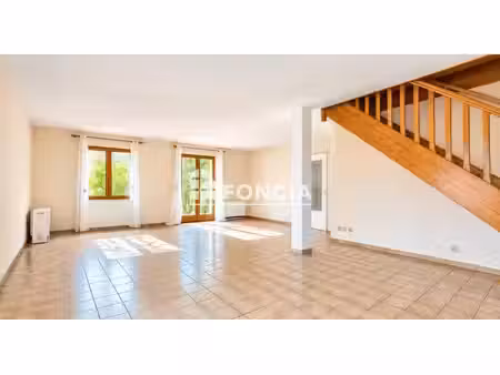 chezy-sur-marne - a vendre : pavillon t6 de 129 m2 - 3 chambres  garage et jardin