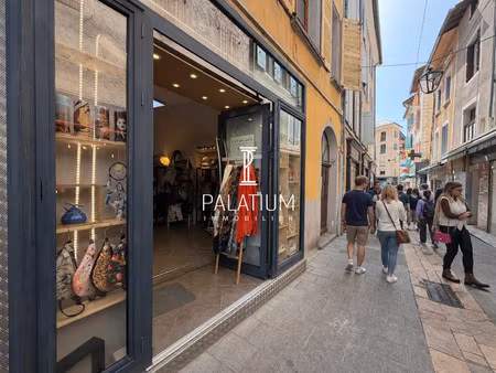 au coeur du centre-ville  local commercial de 30 m² avec loyer