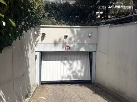 location parking à boulogne-billancourt (92100)  112 €