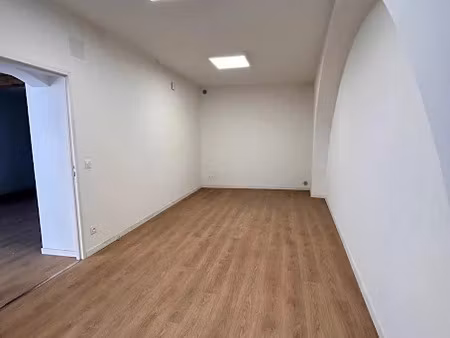 location locaux professionnels 1 pièce à gaillac (81600)  360 €