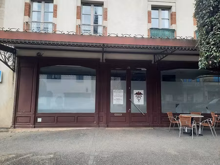 location locaux professionnels 7 pièces 130 m² à caussade (82300)  1 500 €