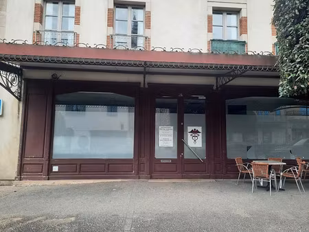 location locaux professionnels 7 pièces 130 m² à caussade (82300)  1 660 €