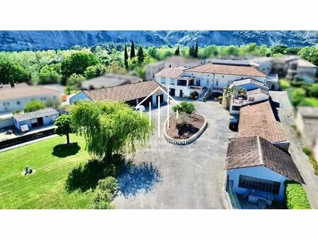 ensemble immobilier vallon pont d'arc