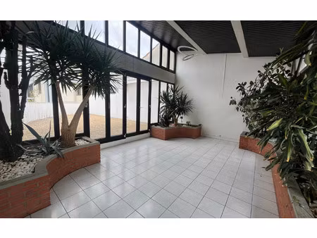 location appartement  m² t-3 à castres  1 050 €