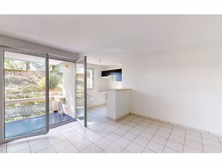 location appartement  m² t-2 à rodez  540 €