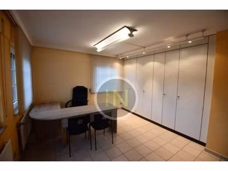 à louer bureau 25 m² – 380 € |useldange