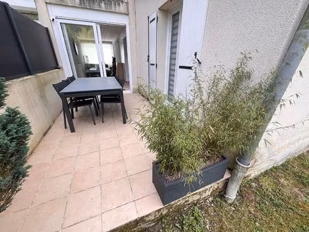 appartement 3 pièces jardin terrasse et stationnement en sous sol.