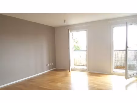 location appartement 2 pièces 52 m² à sainte-consorce (69280)