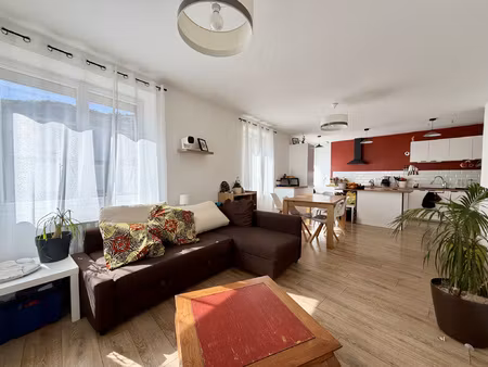 appartement lumineux t3 au premier étage - proche centre-vil