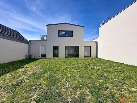 vente bureau 5 pièces 152 m² orvault (44700)