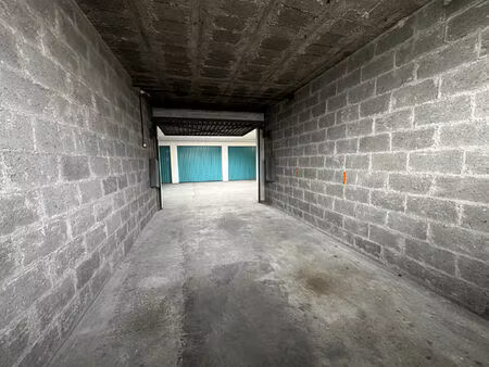 annecy centre garage a louer