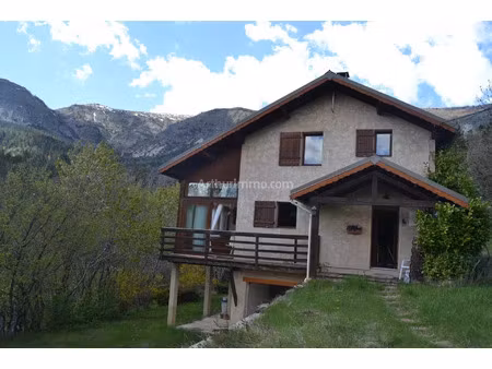vente maison 5 pièces 142 m2 à beauvezer
