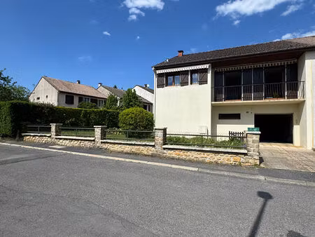 pavillon sur sous-sol de 104 m2 sh sur 560 m2 de terrain à étion village