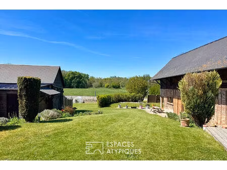 maison avec gîte aménagé dans une grange à colombages et dépendances  proche amiens