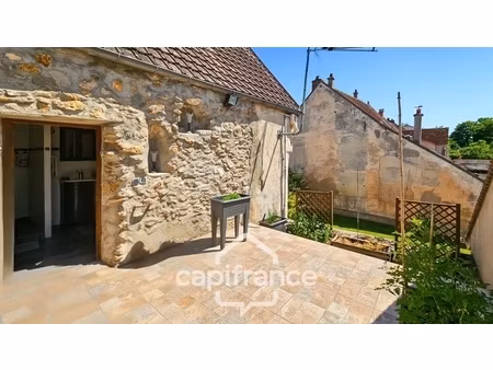 charmante maison de ville fonctionnelle sur trois niveaux- terrasse au calme- idéal famill