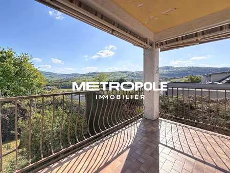 maison individuelle au calme avec jardin et garage proche