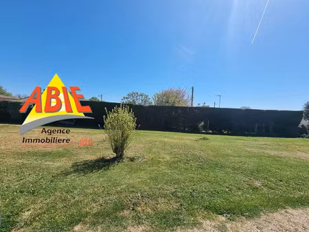 vente terrain 635 m² benet (85490)