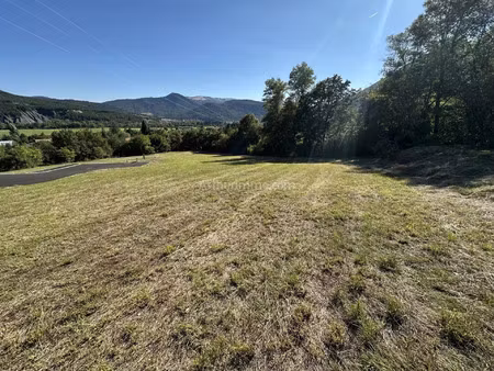 vente terrain 1204 m2 à la mure-argens