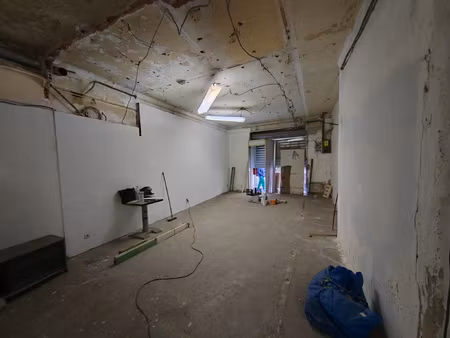 local commercial 66 m2