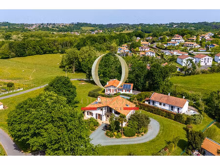 arbonne - a louer a l'annee maison meublee typique du pays basque