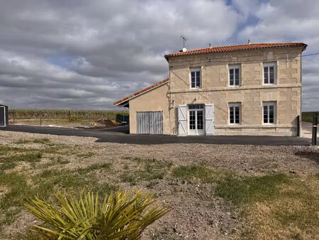 location maison en pierre criteuil la magdeleine  119m² 5 pièces 990€ avec garage