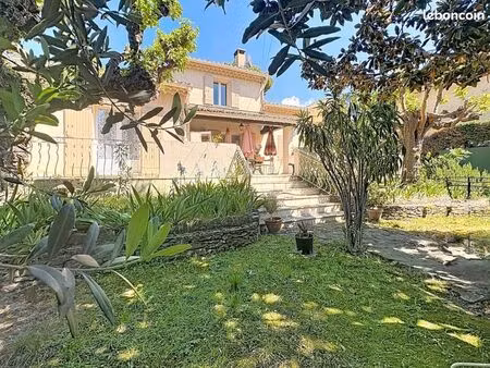 maison 5 pièces 153m²