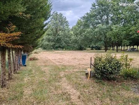 terrain 1300 m²