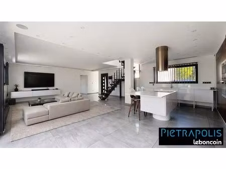 villa 5 pièces 128 m²