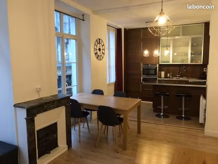 a louer – t2 meublé – appartement de charme – hyper centre-ville d’angers