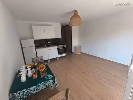 studio 25.86m² avec balcon et parking  proche autoroute