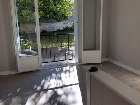 appartement proche centre-ville  parking privé