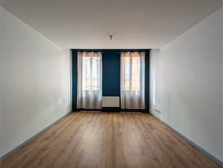 maison de ville / appartement  t3  65 m²  au cœur de grenade
