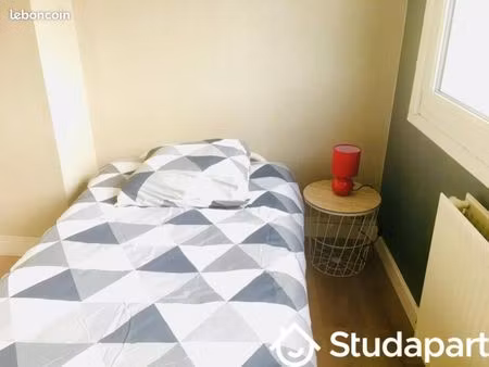 appartement 1 pièce 11 m²