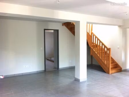 maison t4 mitoyenne avec garage et jardinet