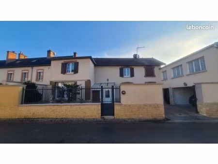 maison 5 pièces 148 m²