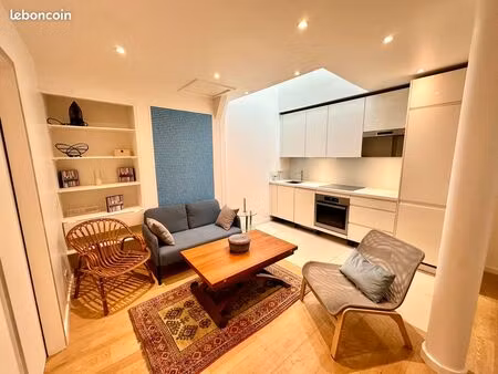 très joli 3 pièces meublé de 42m2 refait récemment plein centre ville proche marché