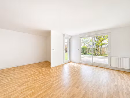 appartement 3 pièces 67 m² + terrasse 20 m² + parkings ? résidence sécurisée ? blois gare 